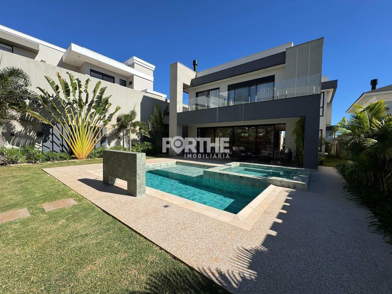 Sobrado em condomínio à venda no FAG: 