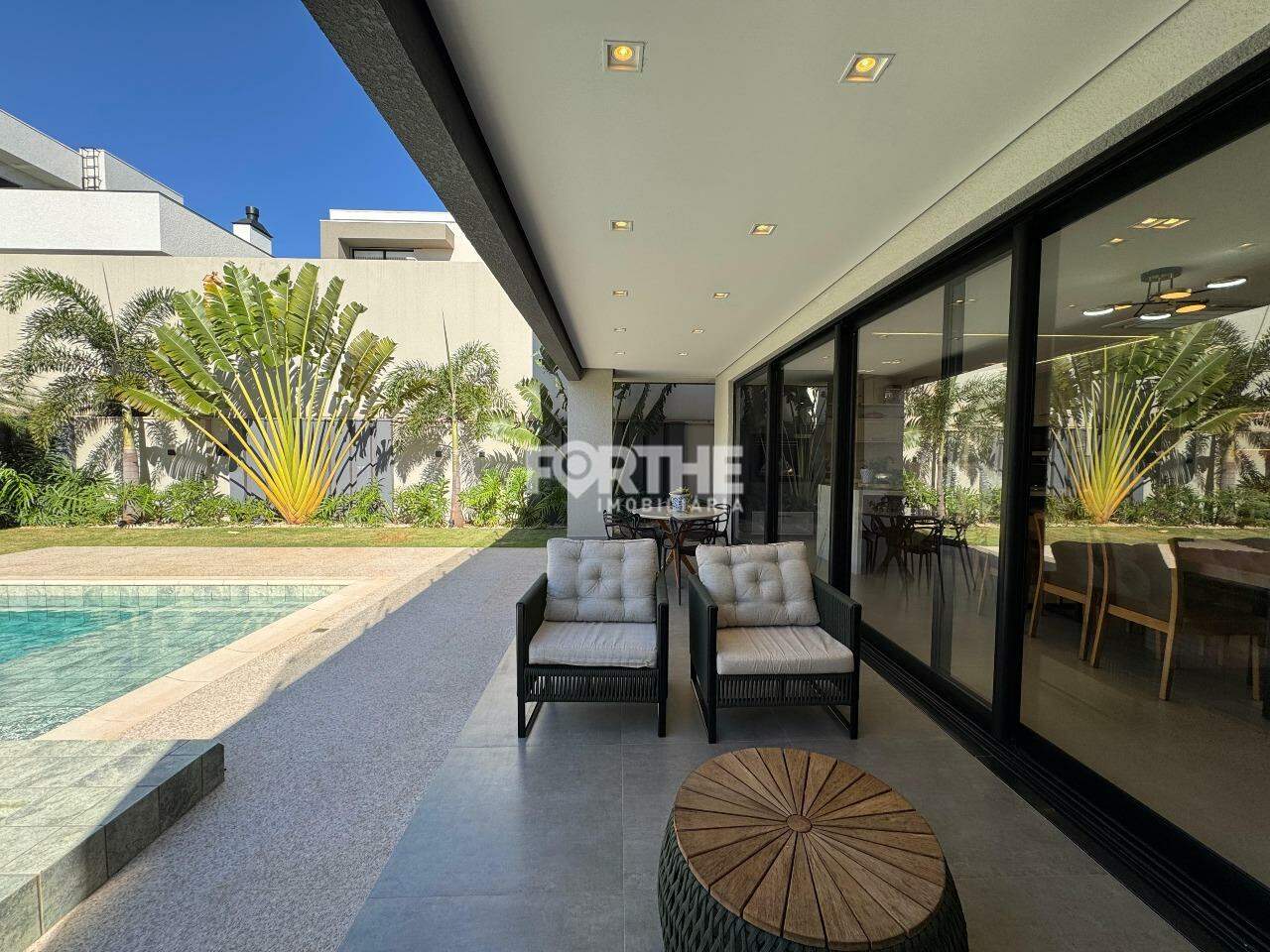 Sobrado em condomínio à venda no FAG: 