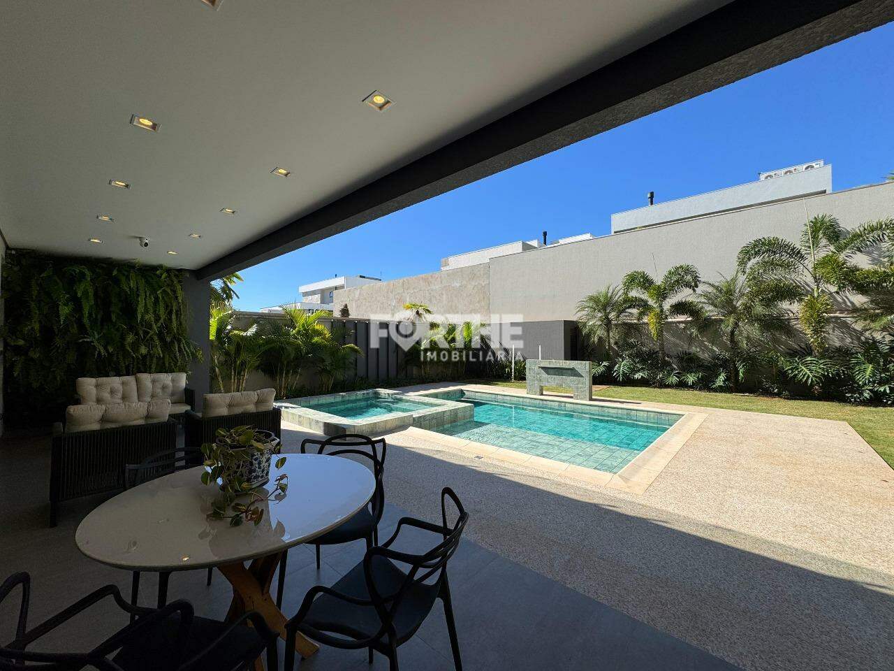 Sobrado em condomínio à venda no FAG: 