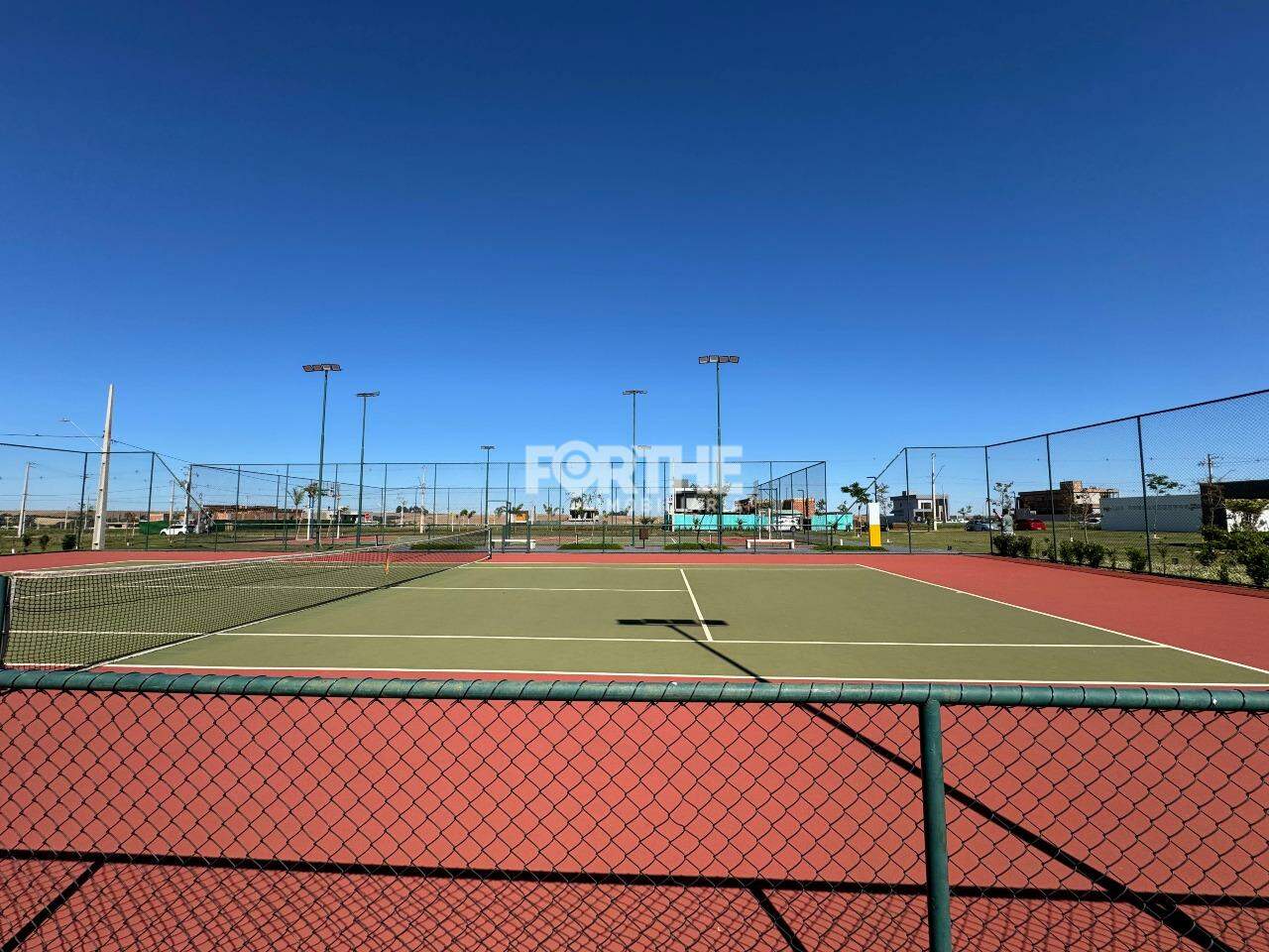 Terreno em condomínio à venda no FAG: 