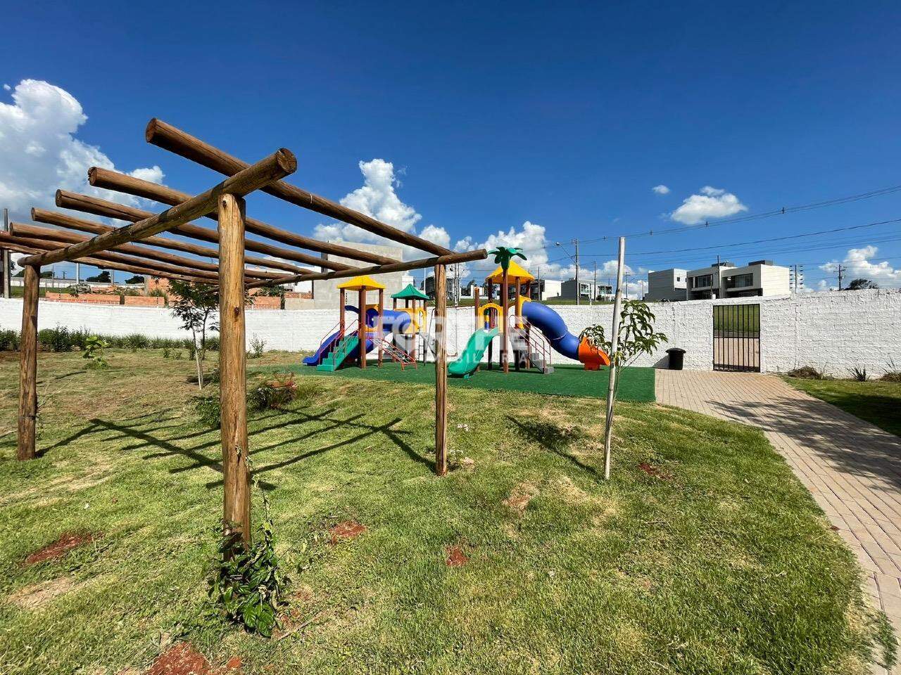 Terreno em condomínio à venda no Universitário: 