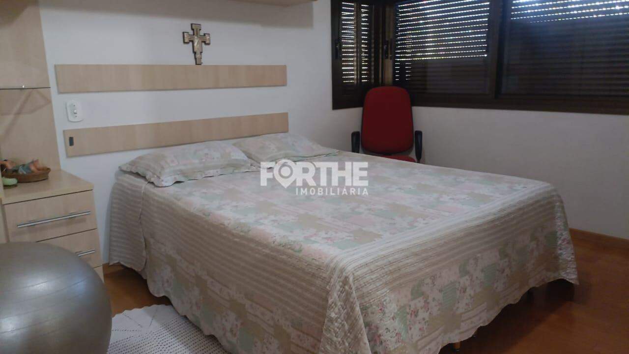 Sobrado à venda no Pioneiros Catarinenses: 