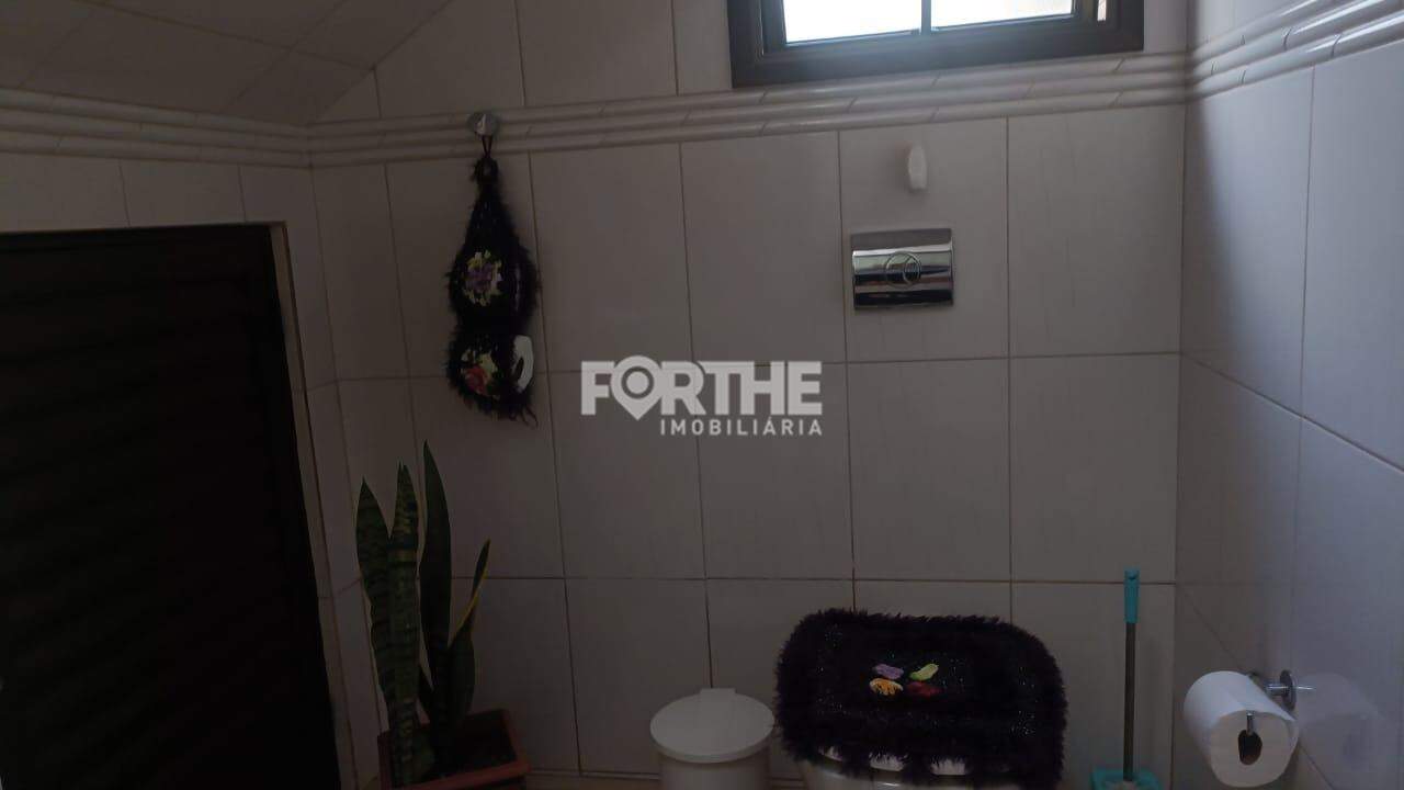 Sobrado à venda no Pioneiros Catarinenses: 