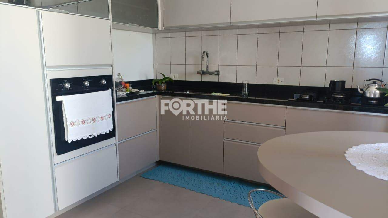 Sobrado à venda no Pioneiros Catarinenses: 