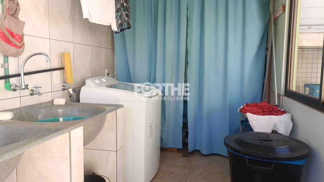 Sobrado à venda no Pioneiros Catarinenses: 