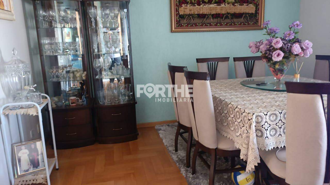 Sobrado à venda no Pioneiros Catarinenses: 