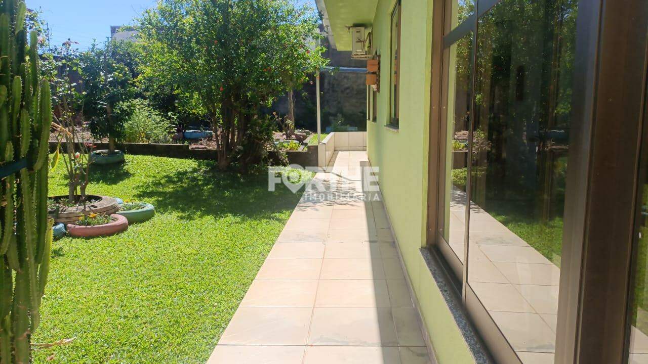 Sobrado à venda no Pioneiros Catarinenses: 