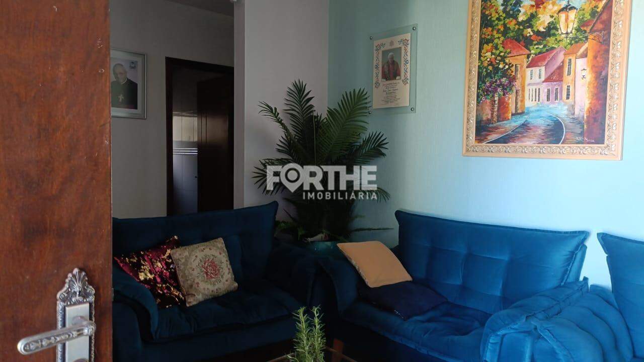 Sobrado à venda no Pioneiros Catarinenses: 