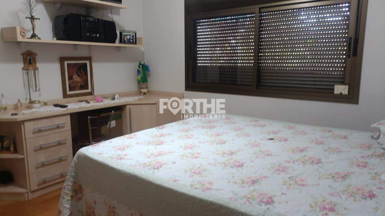 Sobrado à venda no Pioneiros Catarinenses: 