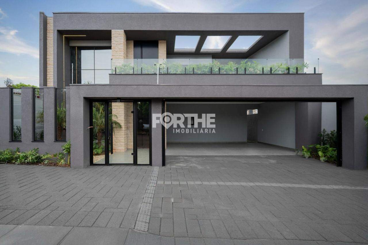 Sobrado 4 Dormitórios Country 301m²