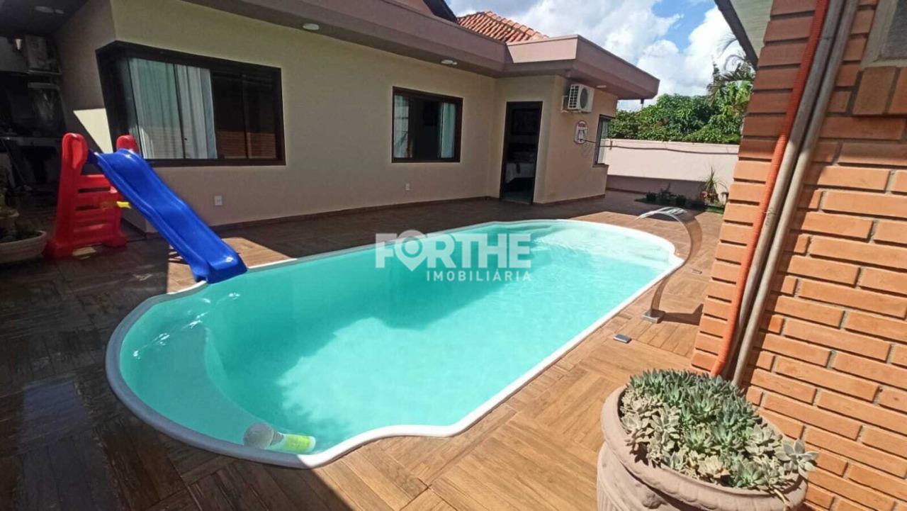 Casa à venda no Recanto Tropical: 