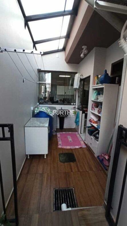 Casa à venda no Recanto Tropical: 