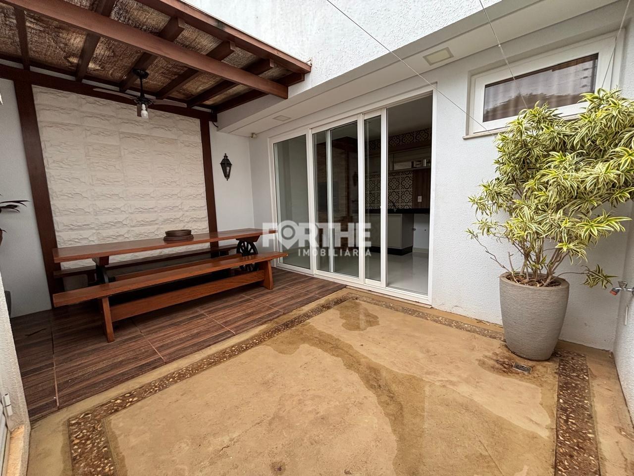 Sobrado em condomínio à venda no Alto Alegre: