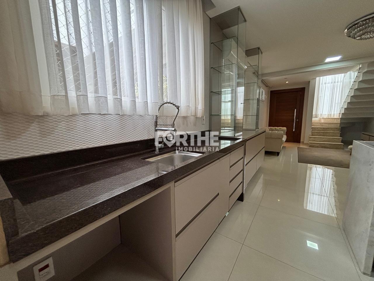 Sobrado em condomínio à venda no Alto Alegre: