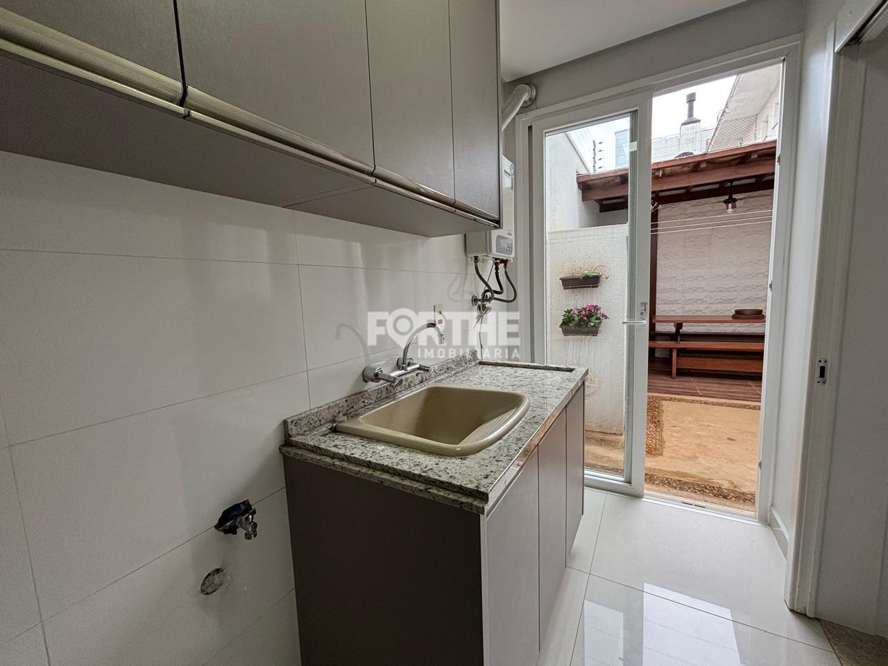 Sobrado em condomínio à venda no Alto Alegre: