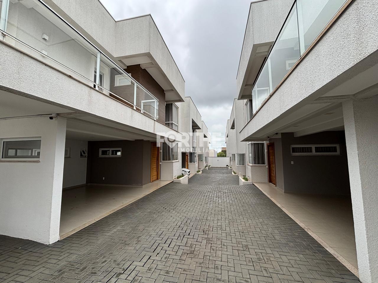 Sobrado em condomínio à venda no Alto Alegre: