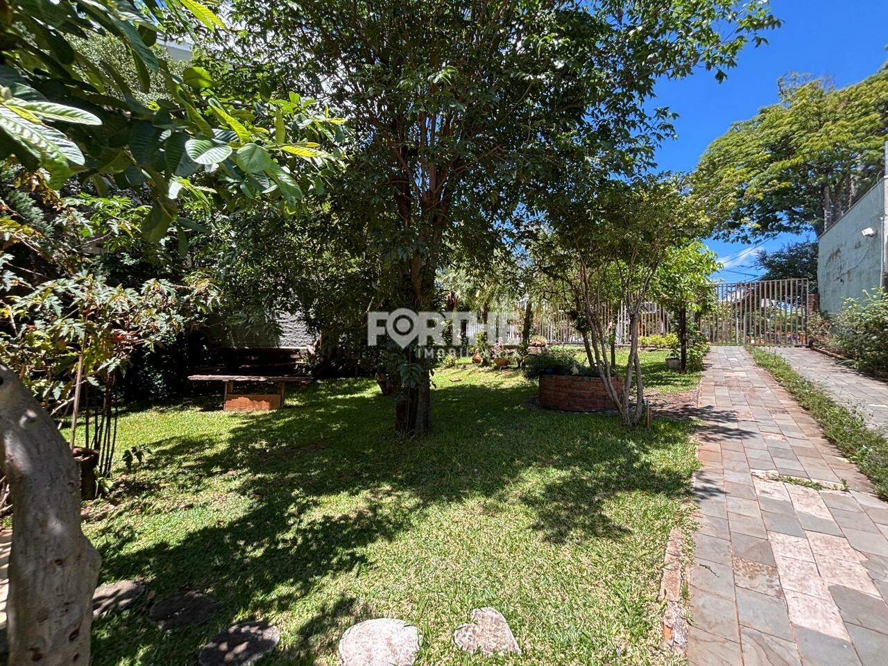 Sobrado 3 Dormitórios Neva 489m²