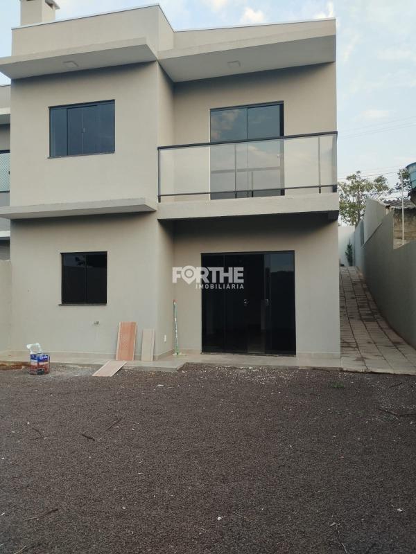 Sobrado à venda no Universitário: 