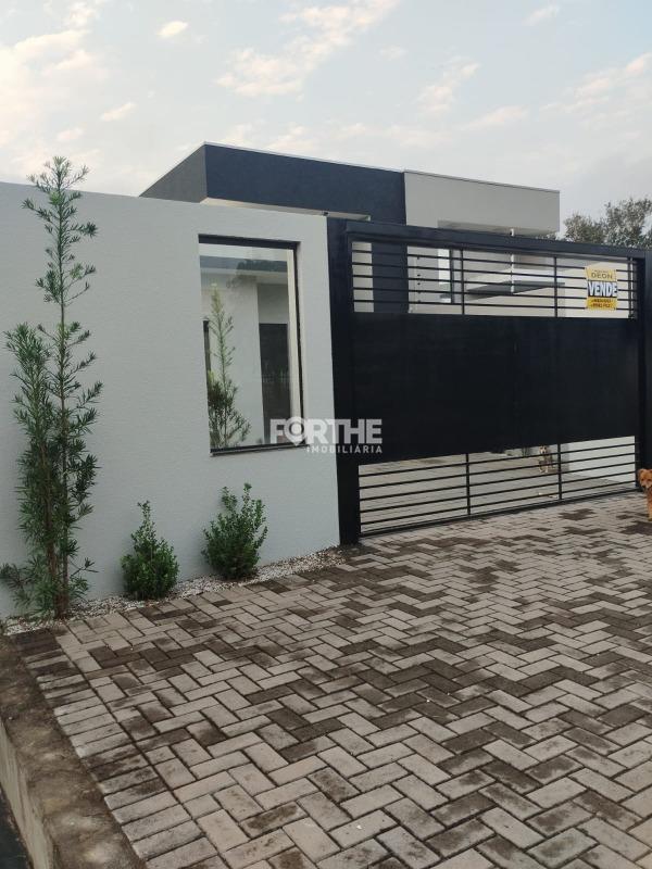 Sobrado à venda no Universitário: 