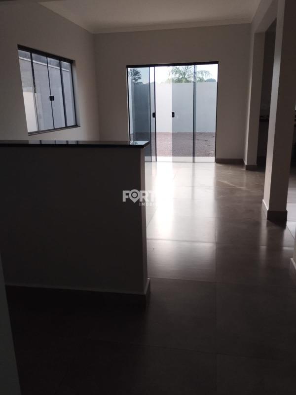 Sobrado à venda no Universitário: 