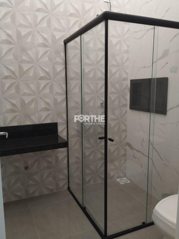 Sobrado à venda no Universitário: 