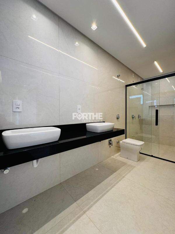 Casa à venda no Paraíso Tropical : 