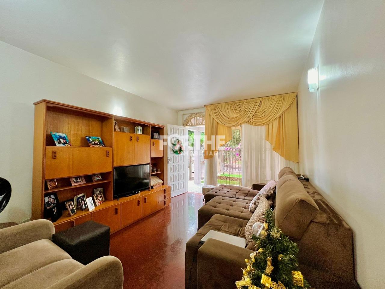 Casa à venda no Centro: