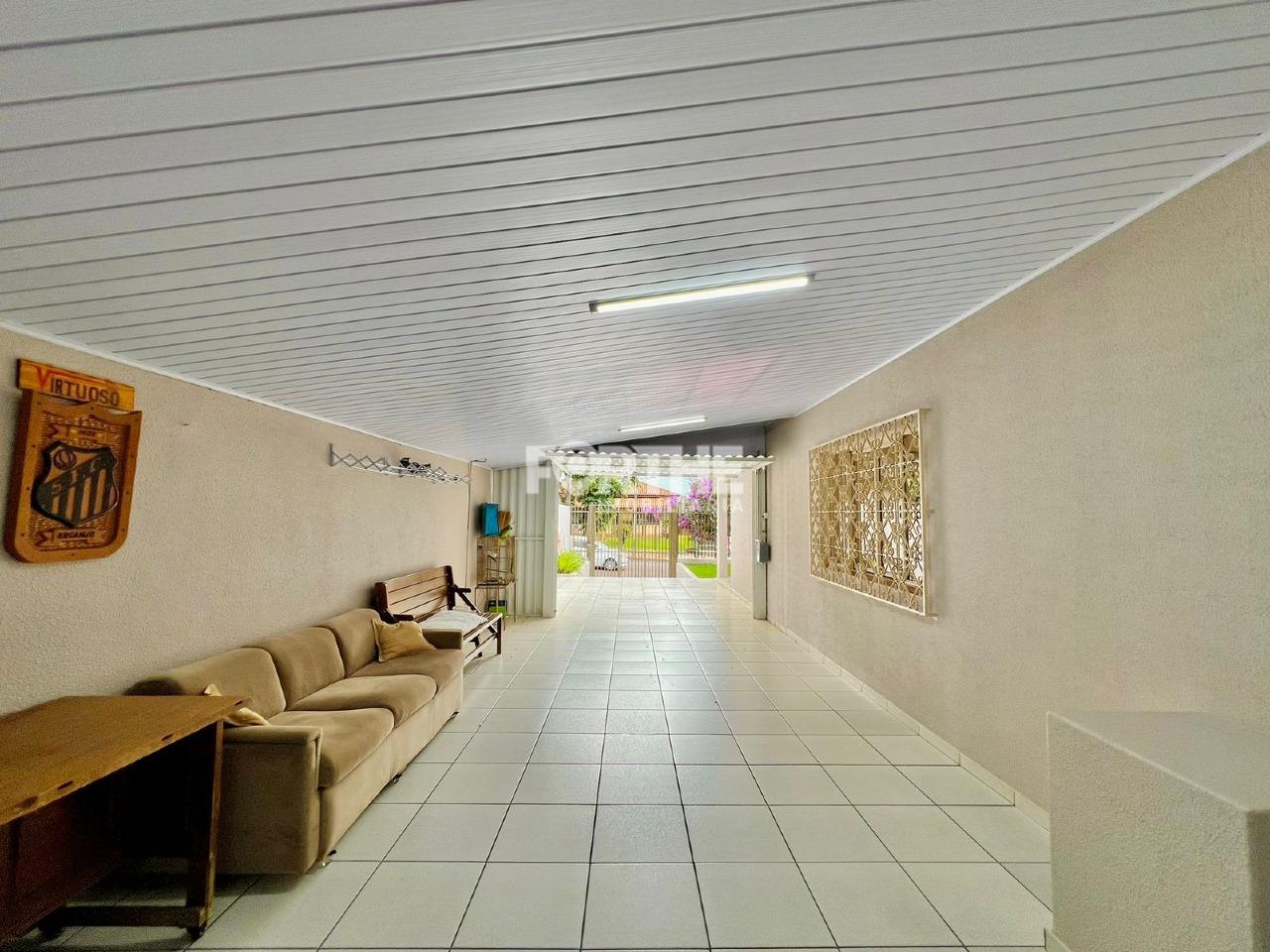 Casa à venda no Centro: