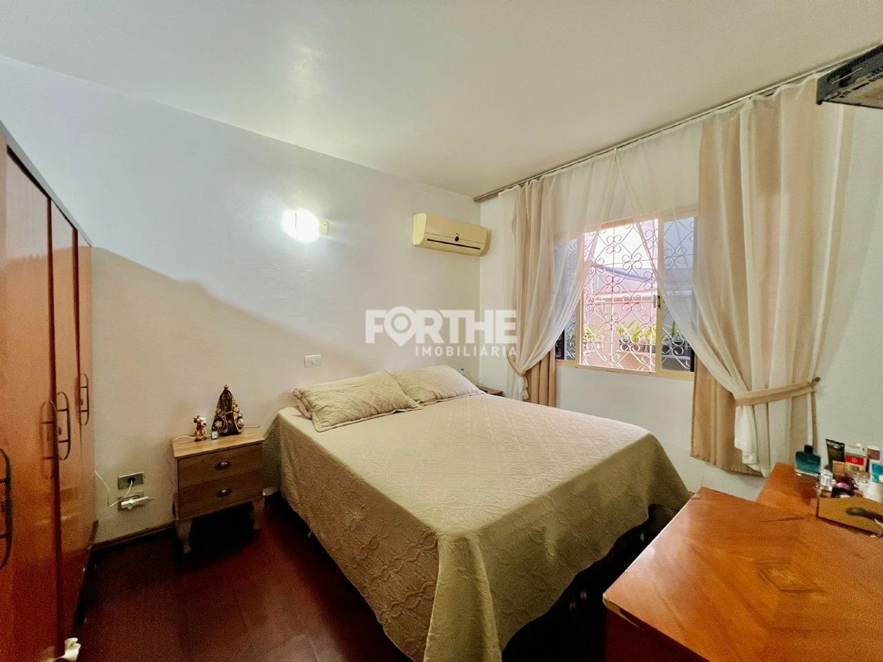 Casa à venda no Centro: