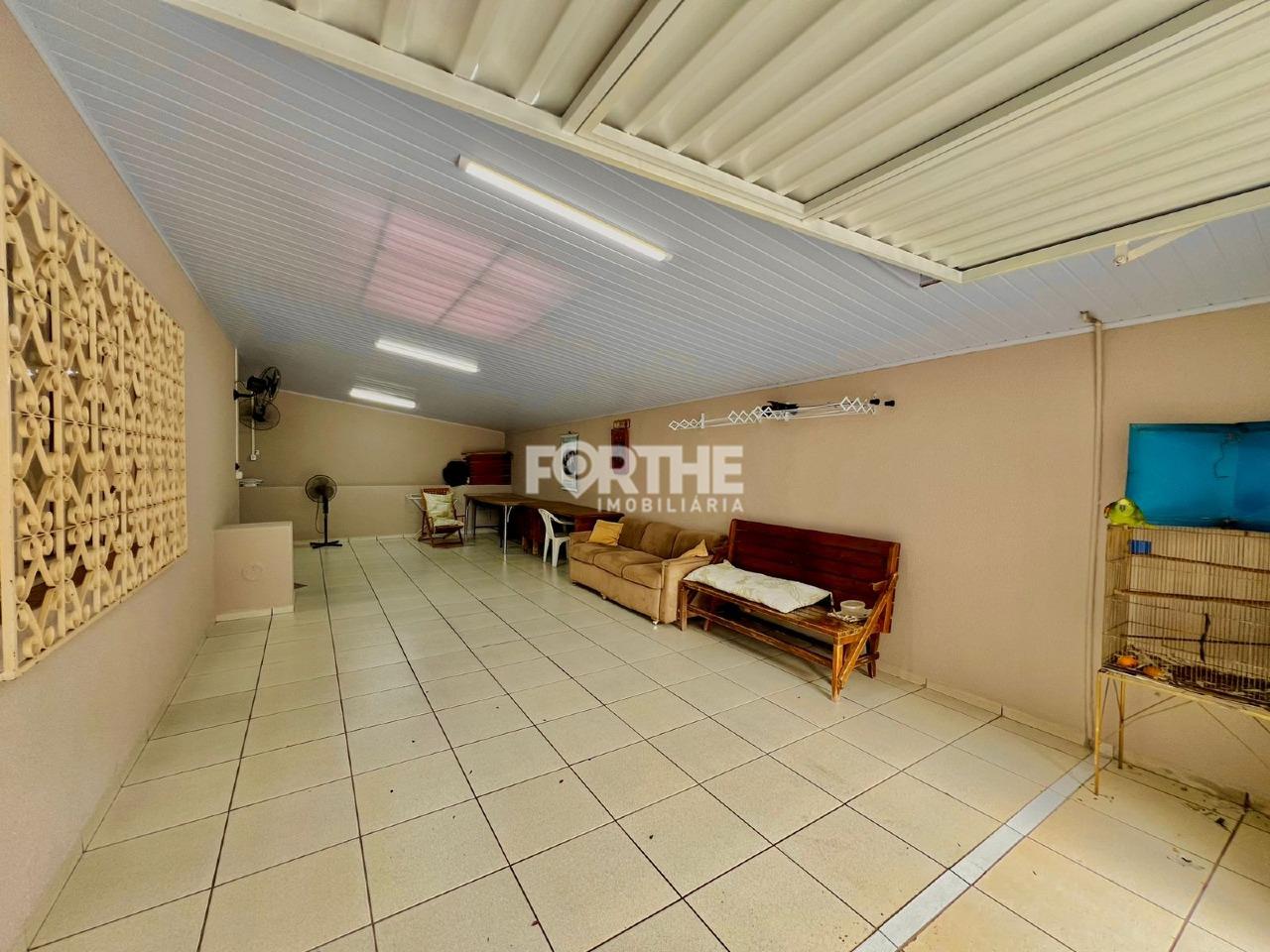 Casa à venda no Centro: