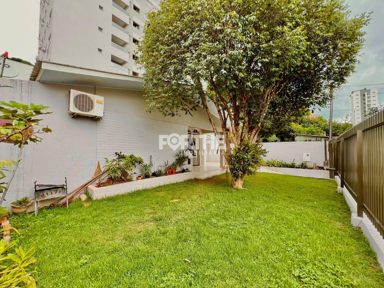 Casa à venda no Centro: