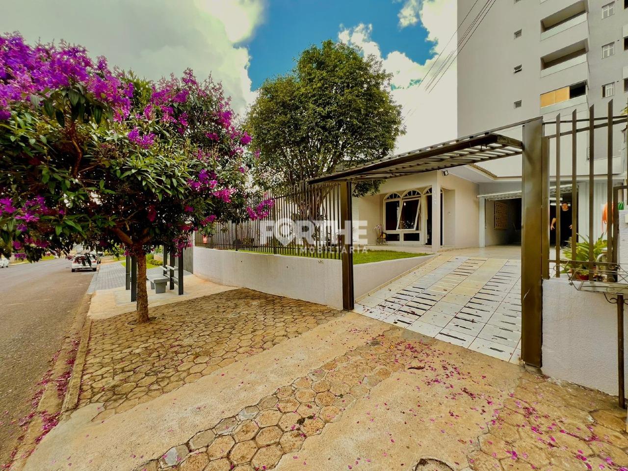 Casa à venda no Centro: 