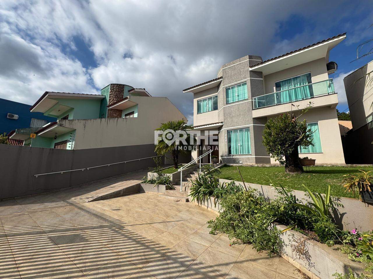 Sobrado 4 Dormitórios Centro 390m²