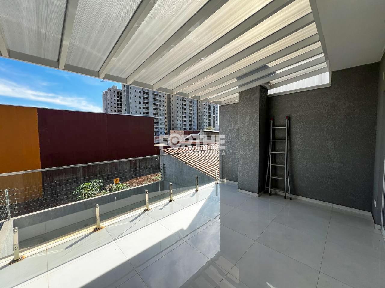 Sobrado à venda no Continental Park: 