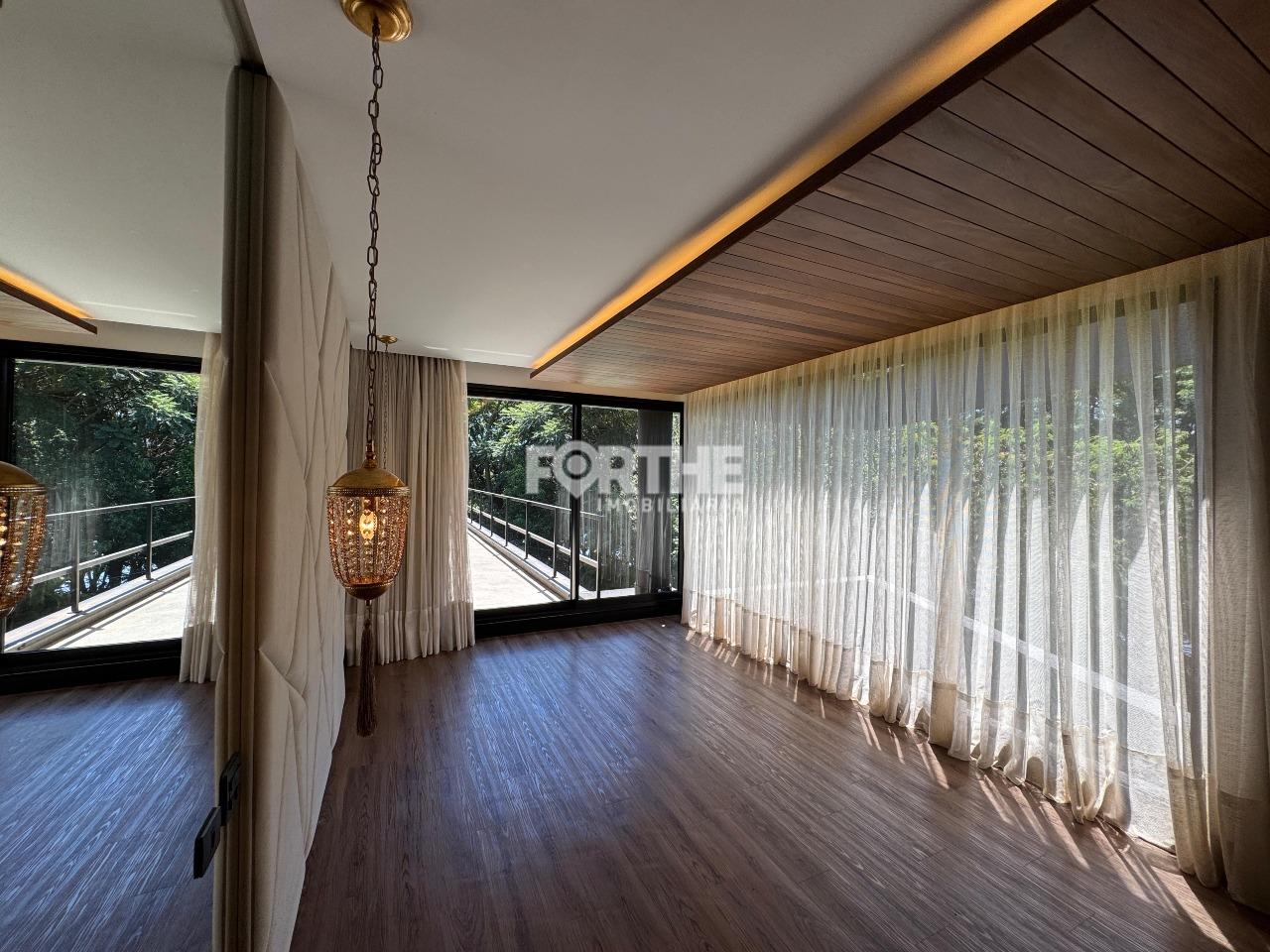 Sobrado em condomínio à venda no Região do Lago: 