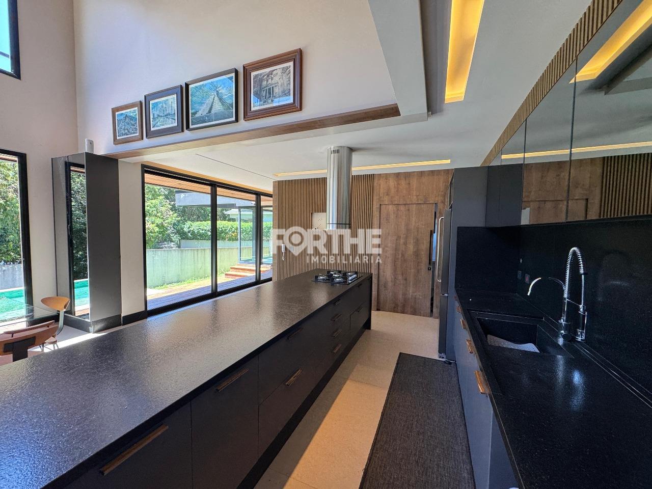 Sobrado em condomínio à venda no Região do Lago: 