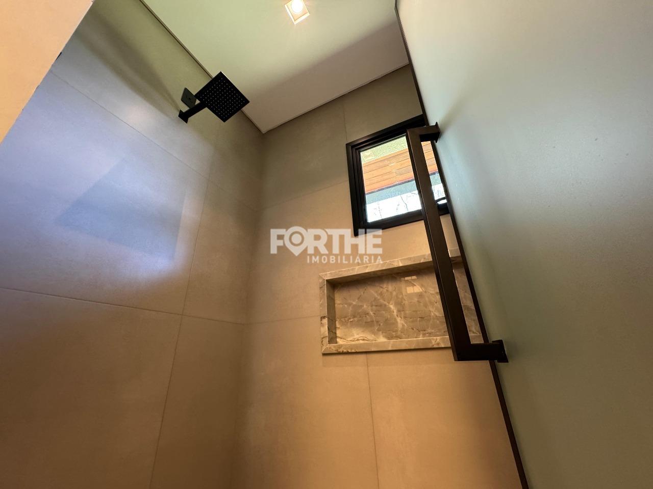 Sobrado em condomínio à venda no Região do Lago: 