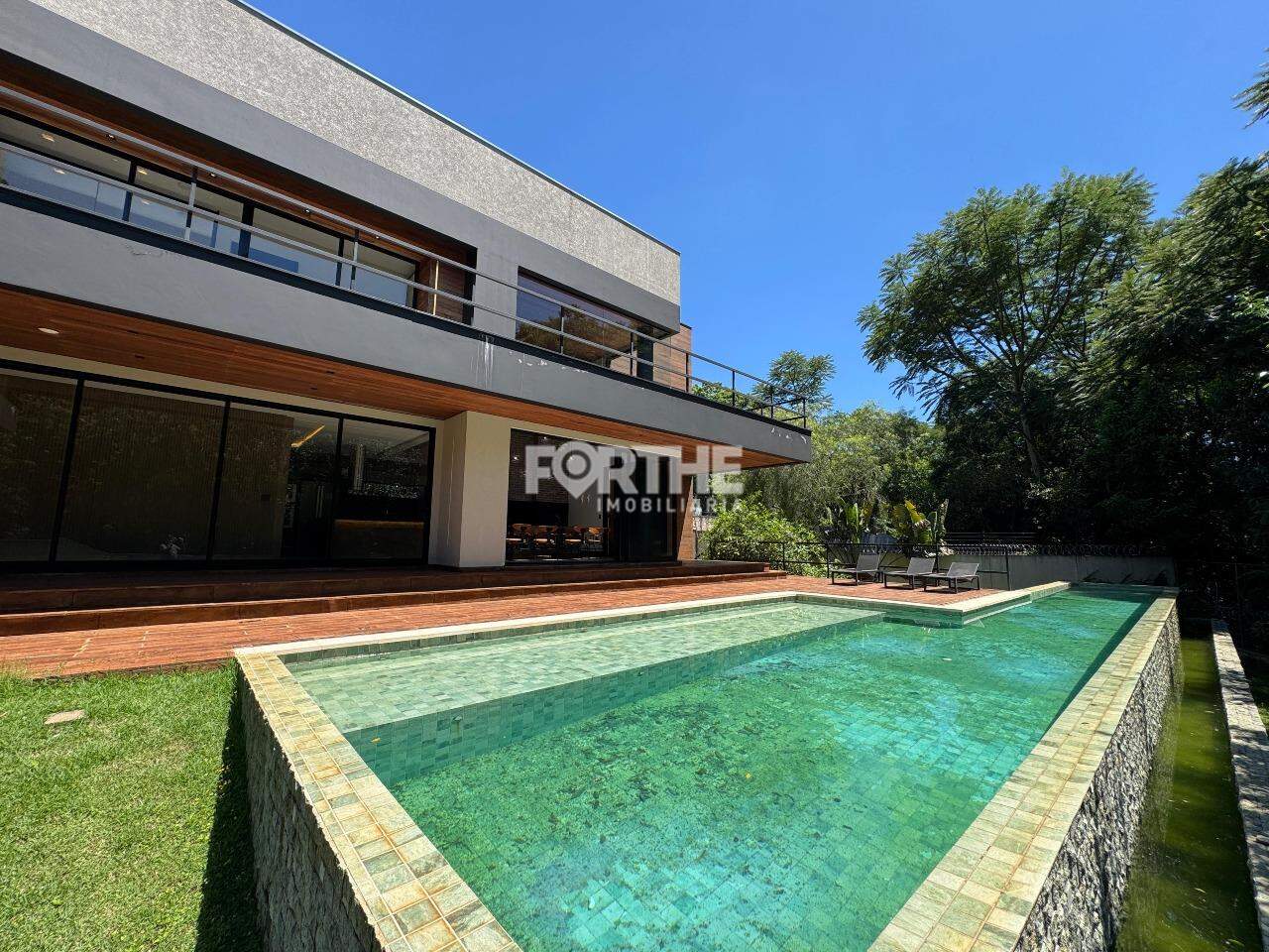 Sobrado em condomínio à venda no Região do Lago: 