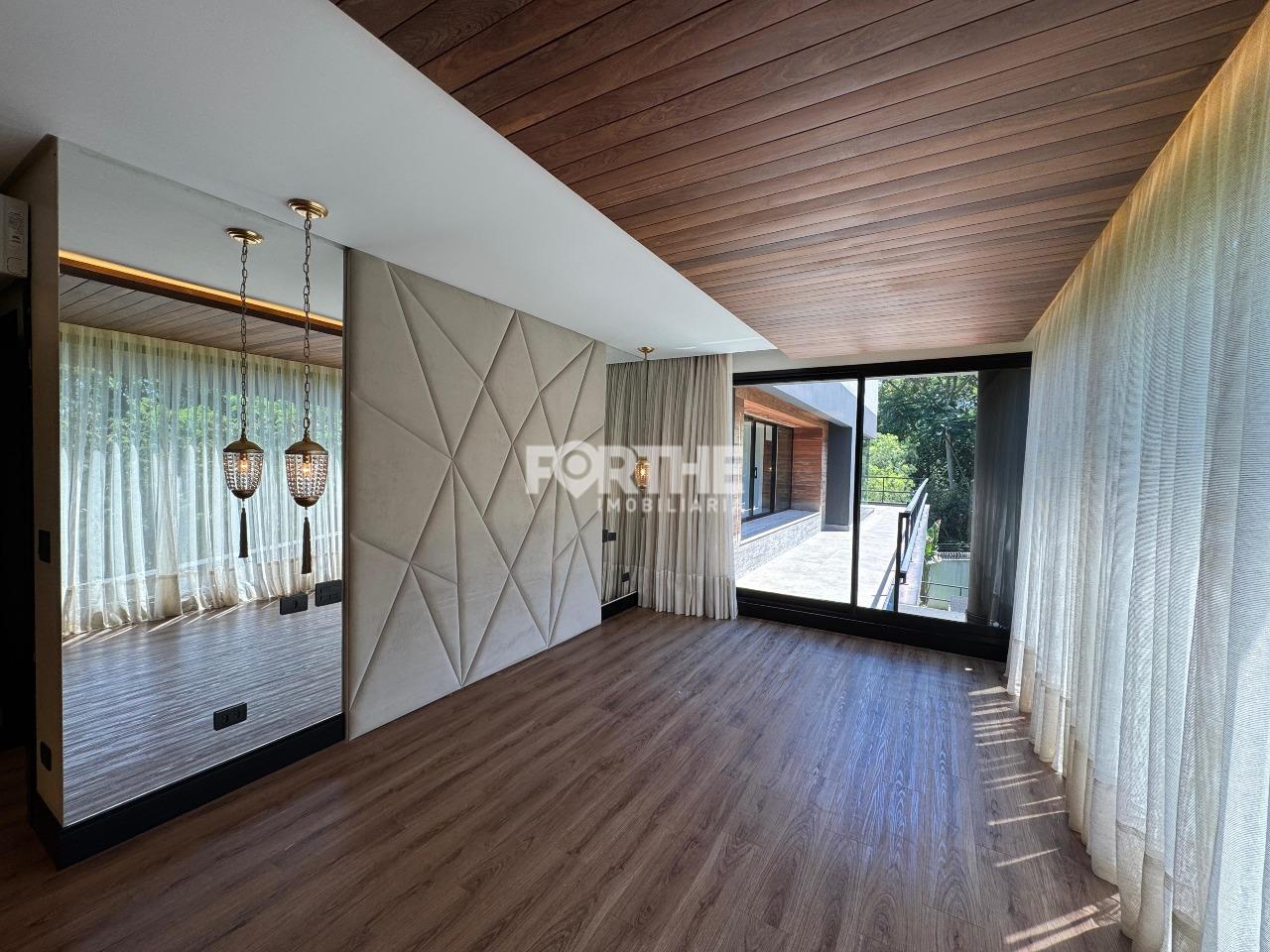 Sobrado em condomínio à venda no Região do Lago: 