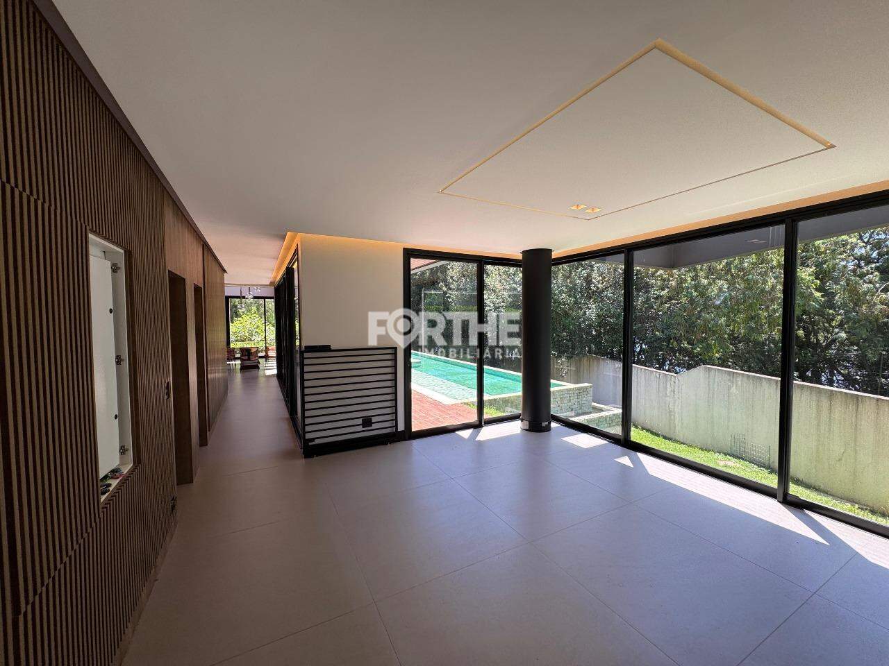 Sobrado em condomínio à venda no Região do Lago: 