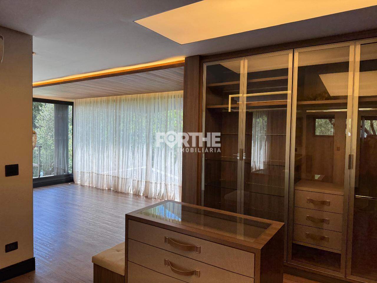 Sobrado em condomínio à venda no Região do Lago: 