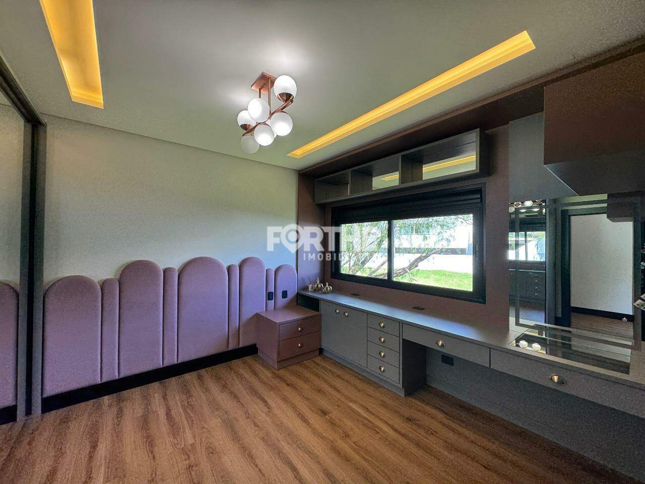 Sobrado em condomínio à venda no Região do Lago: 