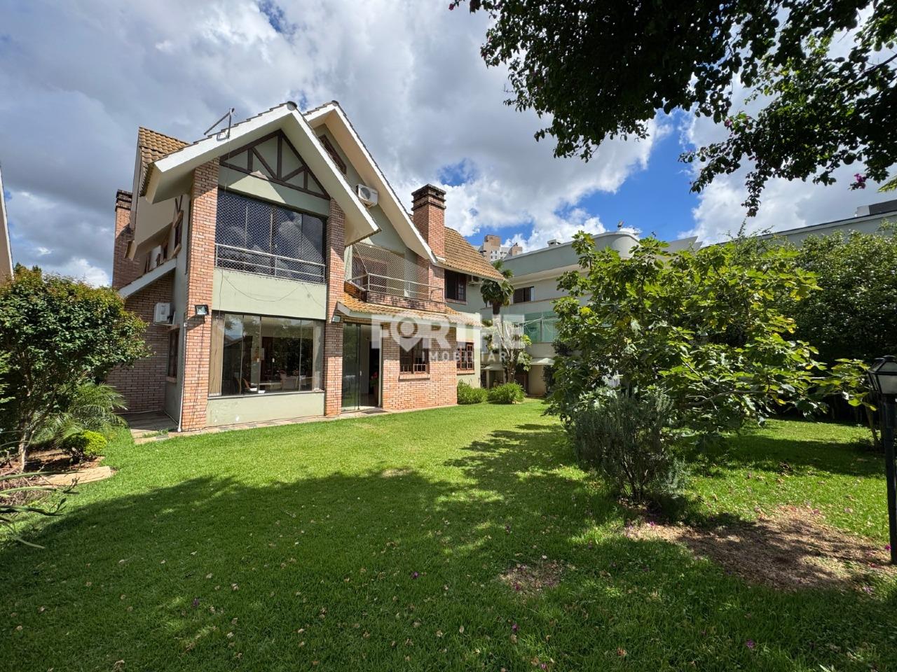 Sobrado em condomínio à venda no Country: 