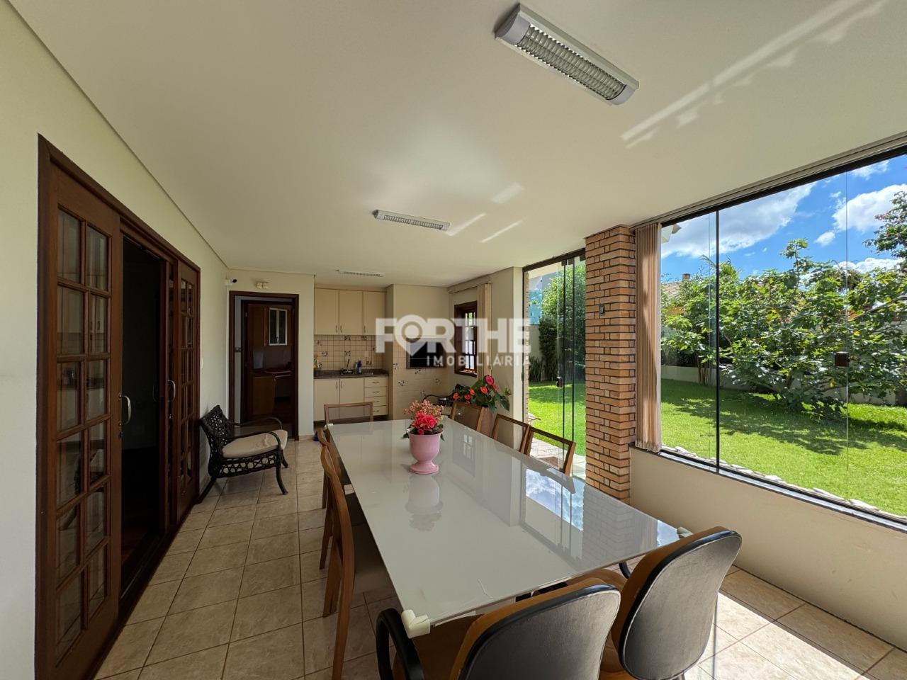 Sobrado em condomínio à venda no Country: 