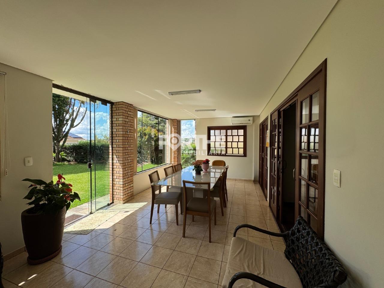 Sobrado em condomínio à venda no Country: 