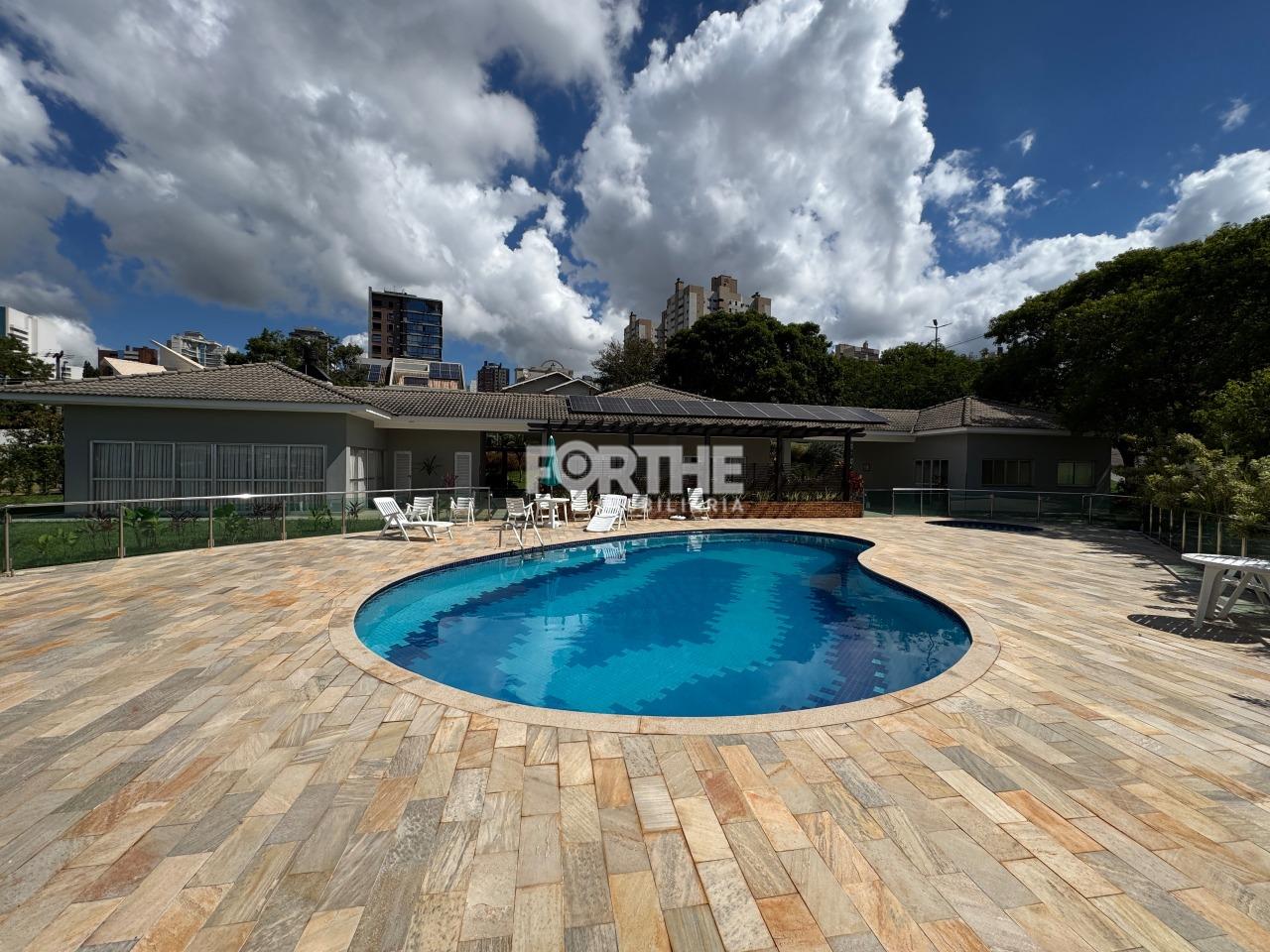 Sobrado em condomínio à venda no Country: 