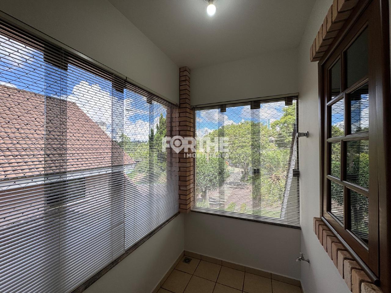 Sobrado em condomínio à venda no Country: 