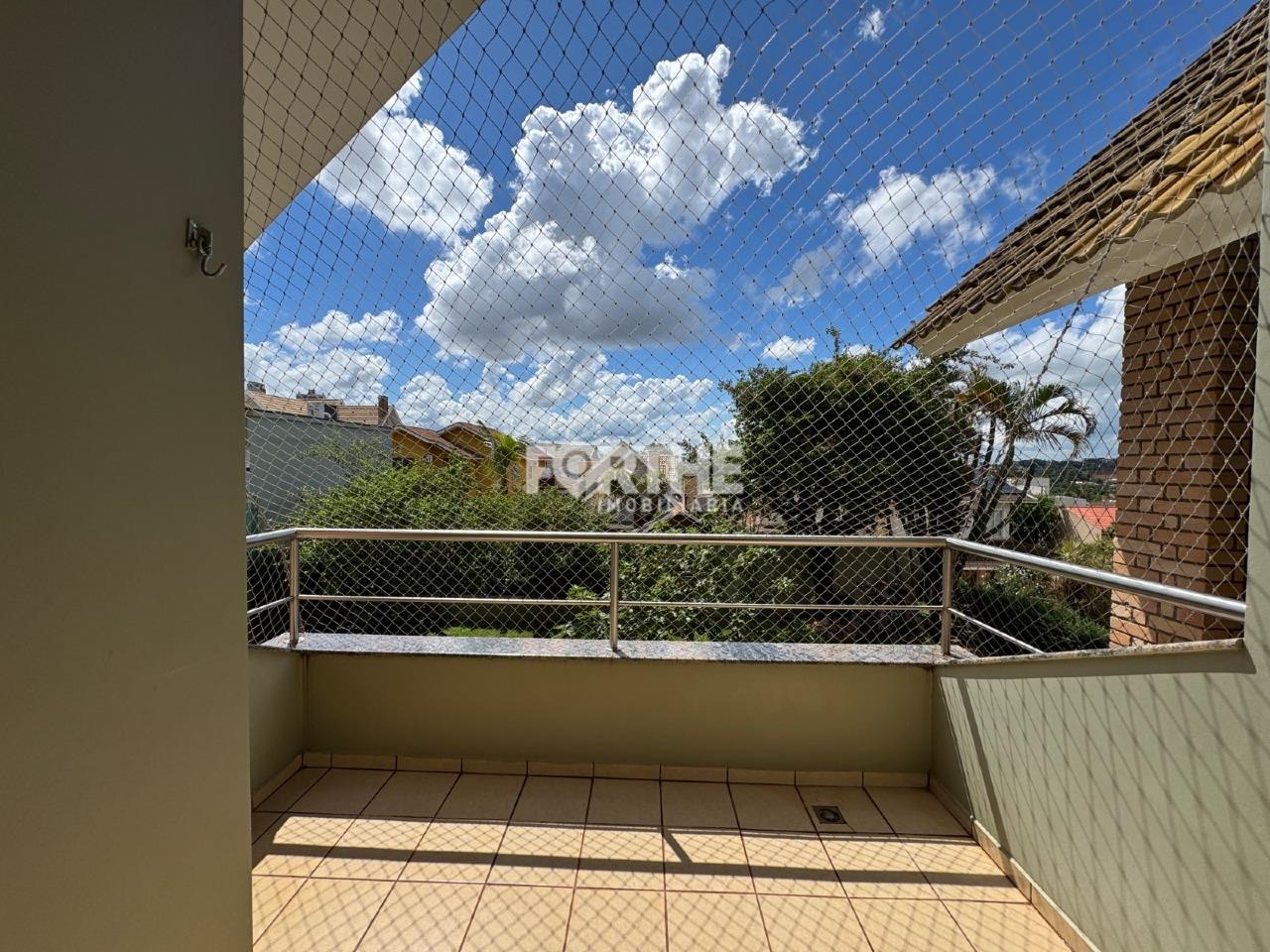 Sobrado em condomínio à venda no Country: 