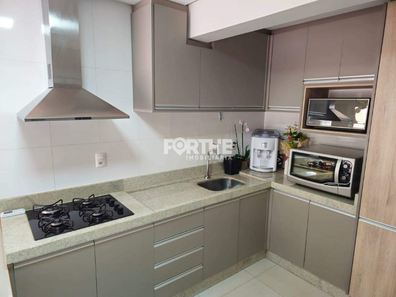 Sobrado à venda no Pioneiros Catarinenses: 