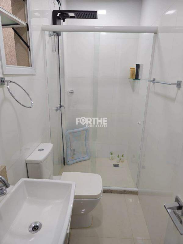 Sobrado à venda no Pioneiros Catarinenses: 